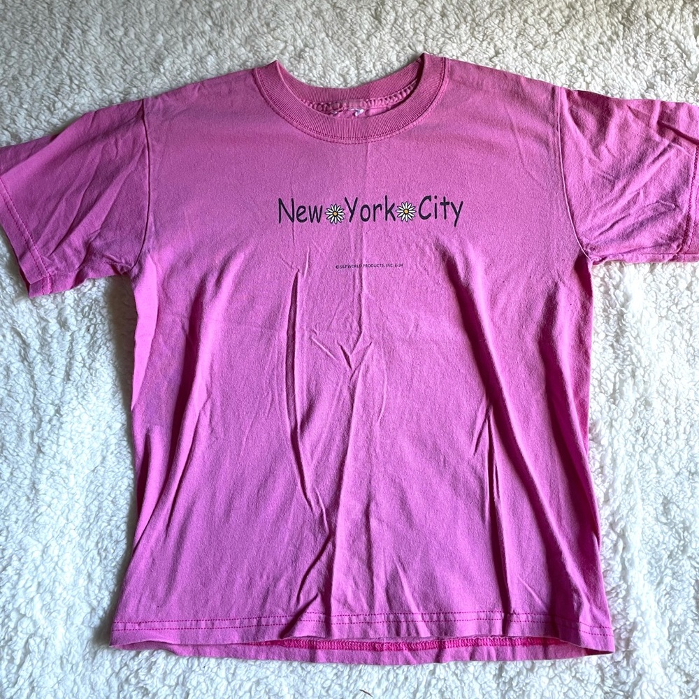 New York Slightly cropped T fits like small